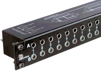 パッチパネル - Neutrik